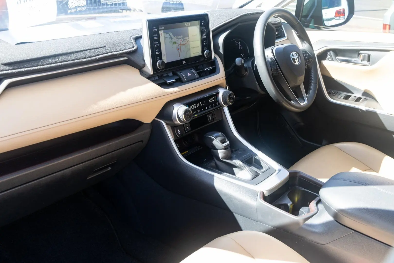 2021 Toyota RAV4 Gallery Image 8