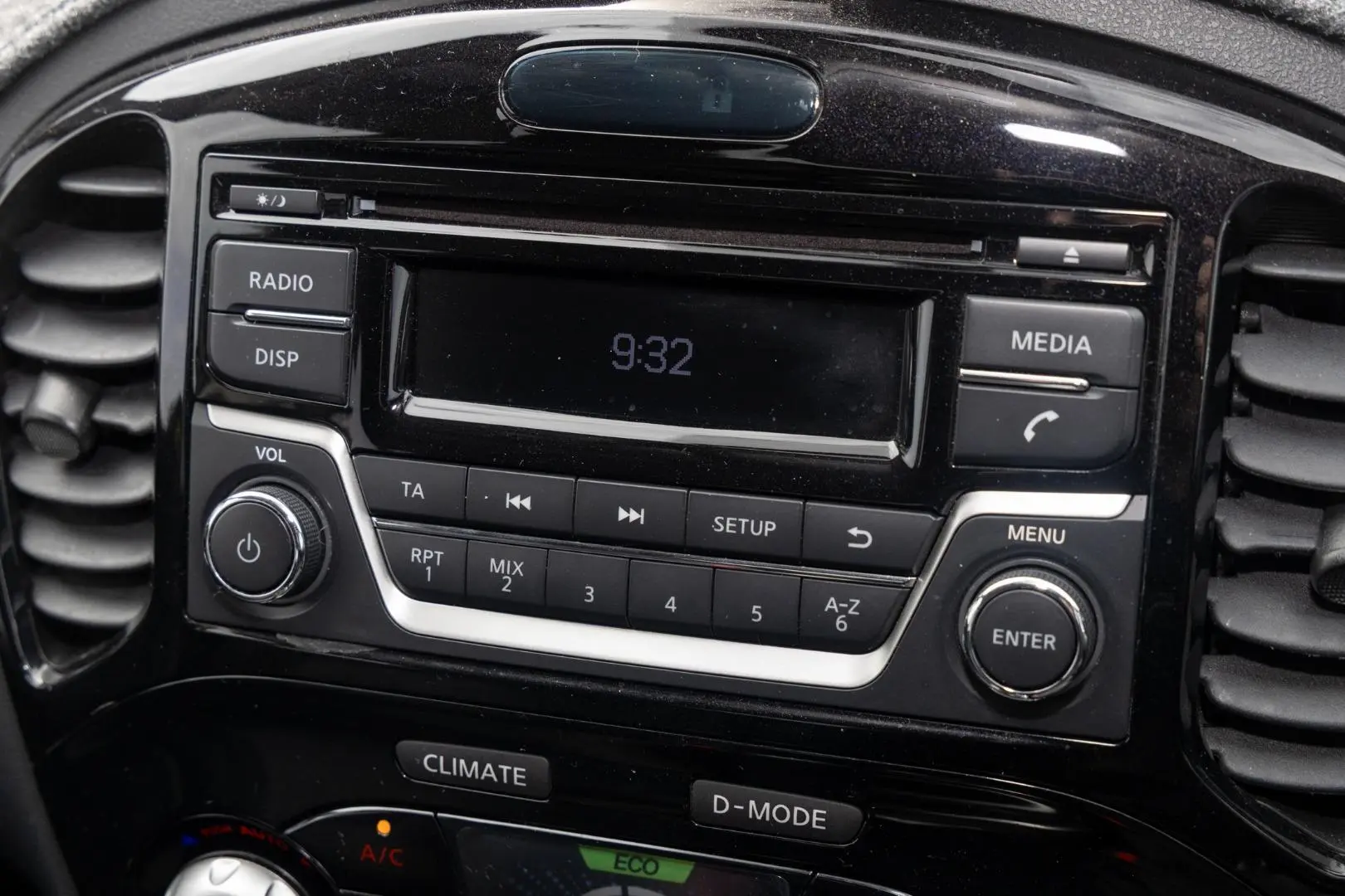 2018 Nissan JUKE Gallery Image 14