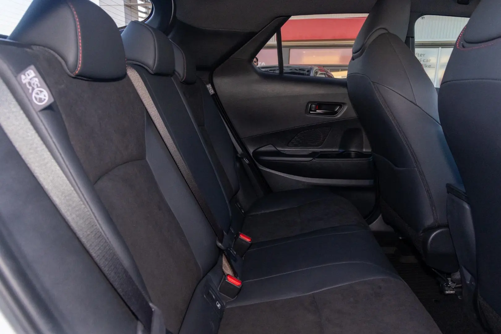 2025 Toyota C-HR Gallery Image 9