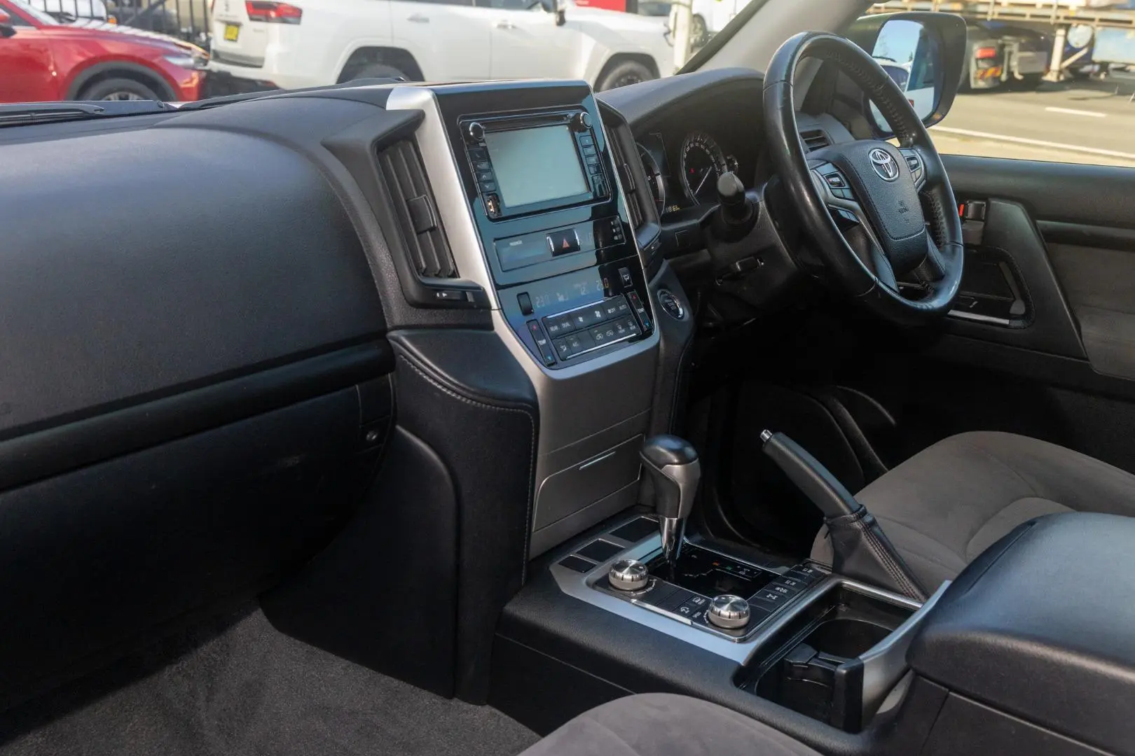 2019 Toyota Landcruiser Gallery Image 8
