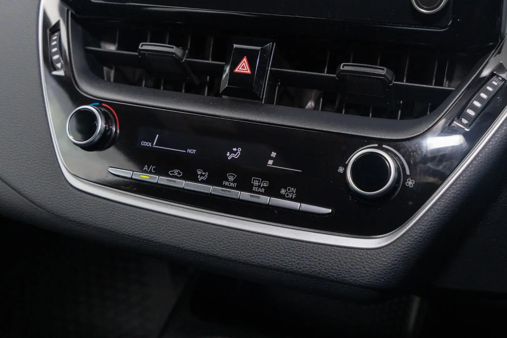 2020 Toyota Corolla Gallery Image 16