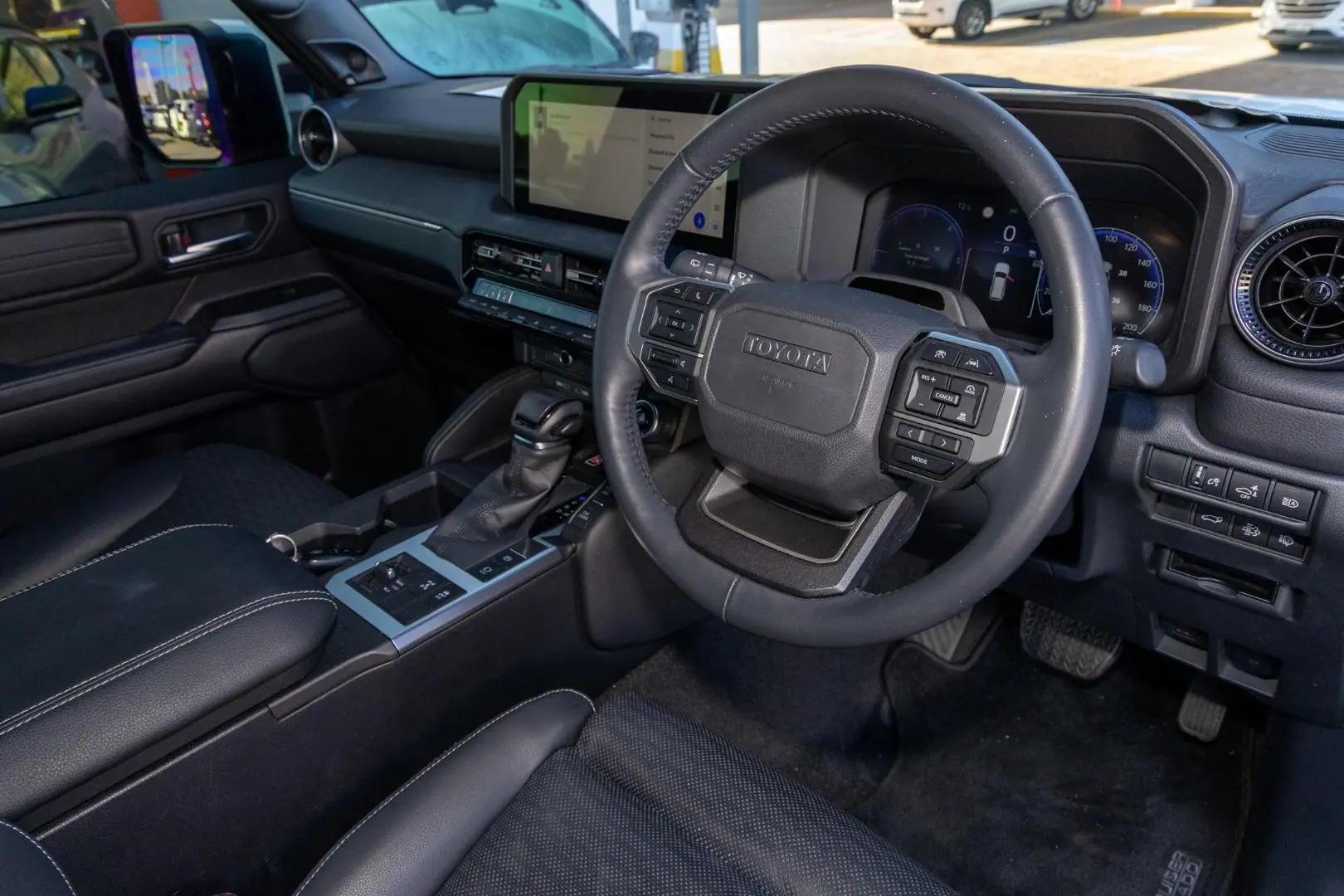 2025 Toyota Landcruiser Prado Gallery Image 7