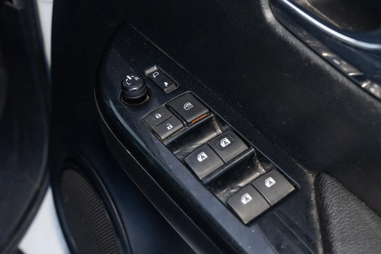 2019 Toyota Hilux Gallery Image 18