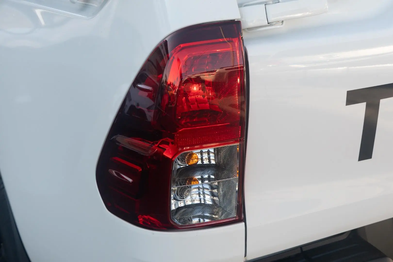 2020 Toyota Hilux Gallery Image 19