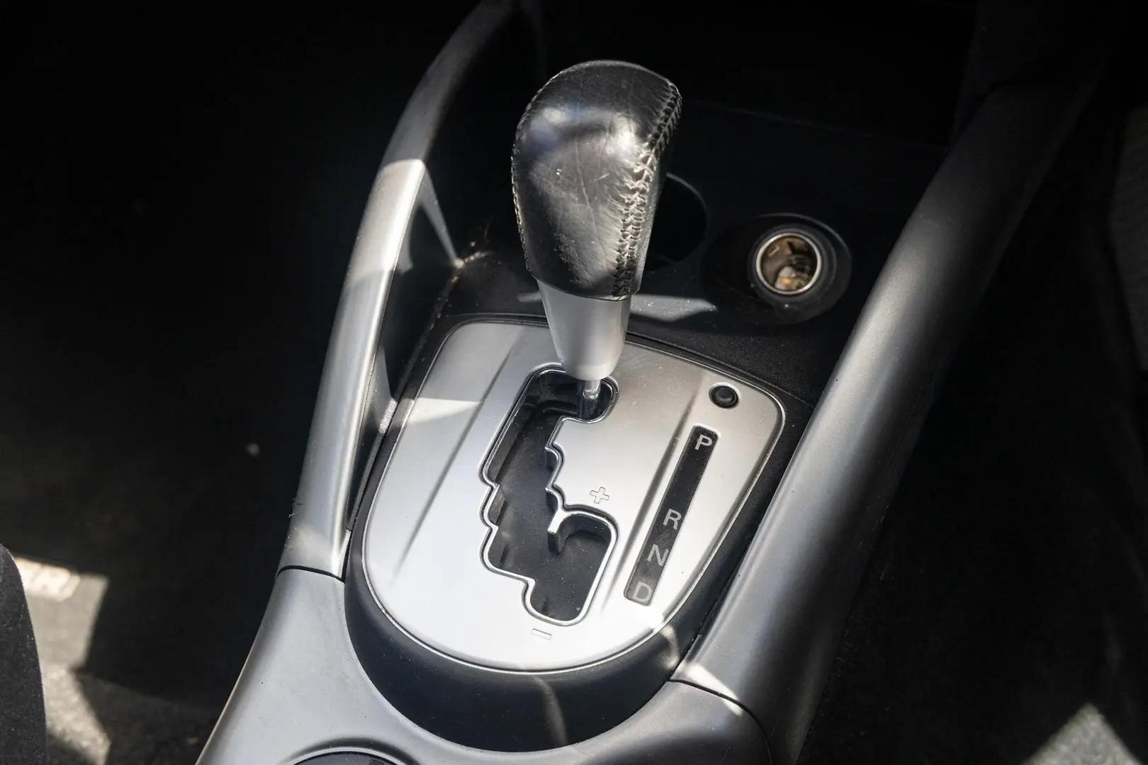 2012 Mitsubishi Outlander Gallery Image 16