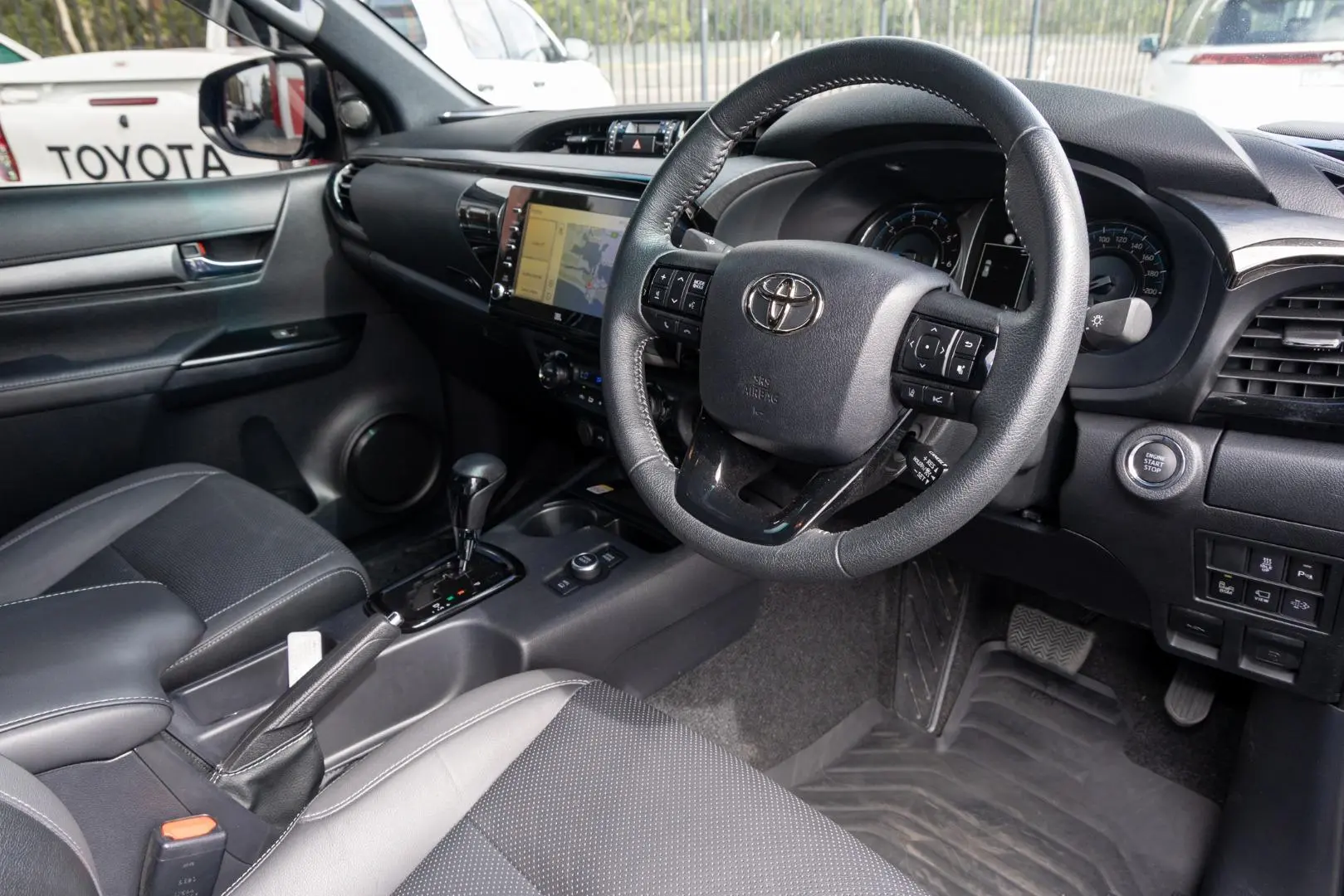 2024 Toyota Hilux Gallery Image 7