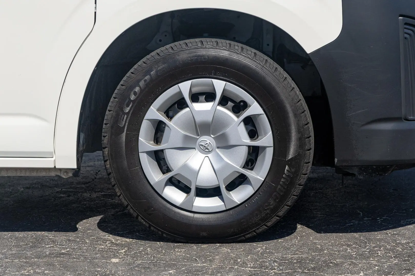 2024 Toyota Hiace Gallery Image 22