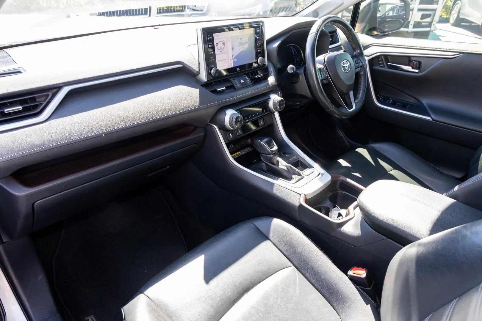 2019 Toyota RAV4 Gallery Image 8