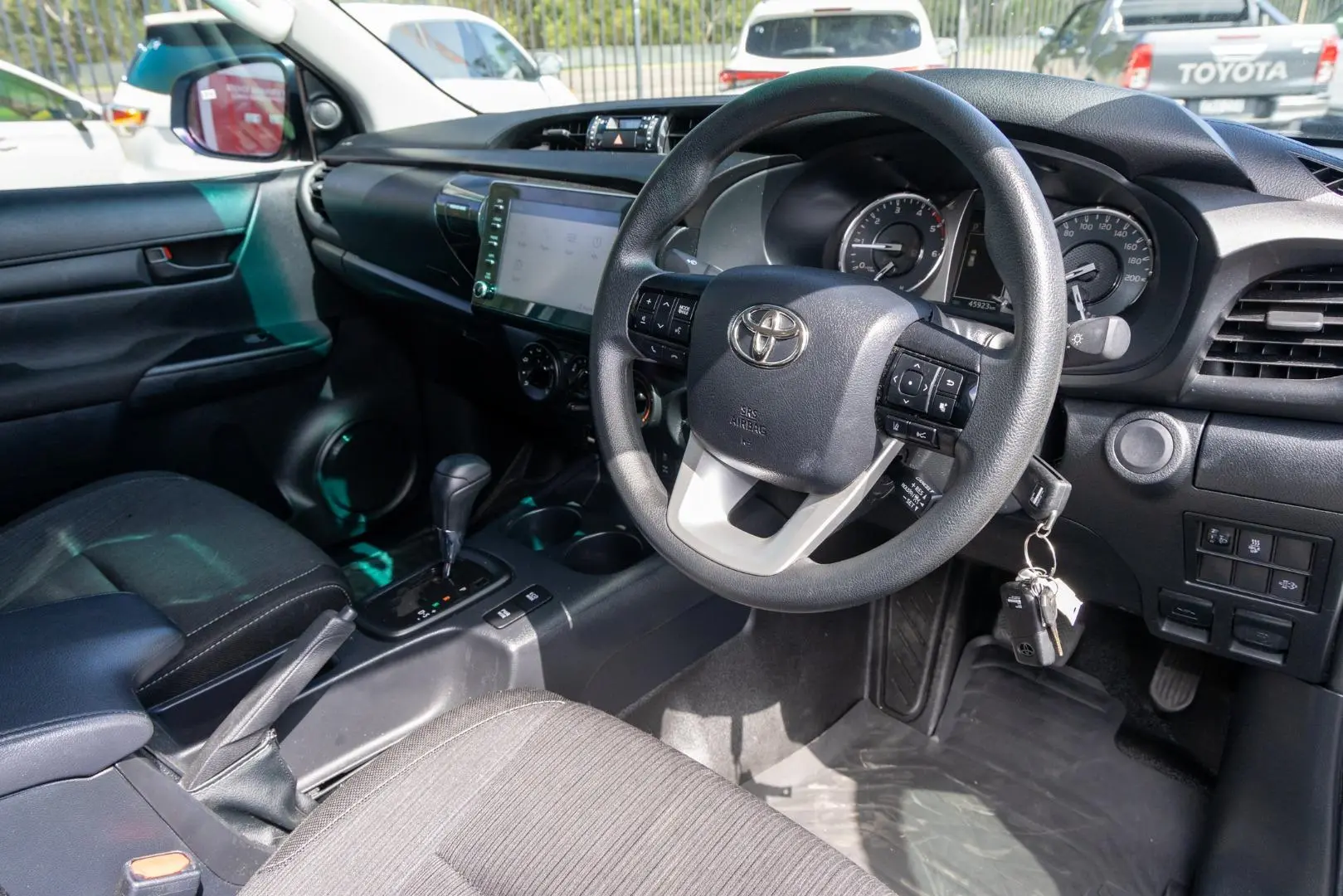 2020 Toyota Hilux Gallery Image 7