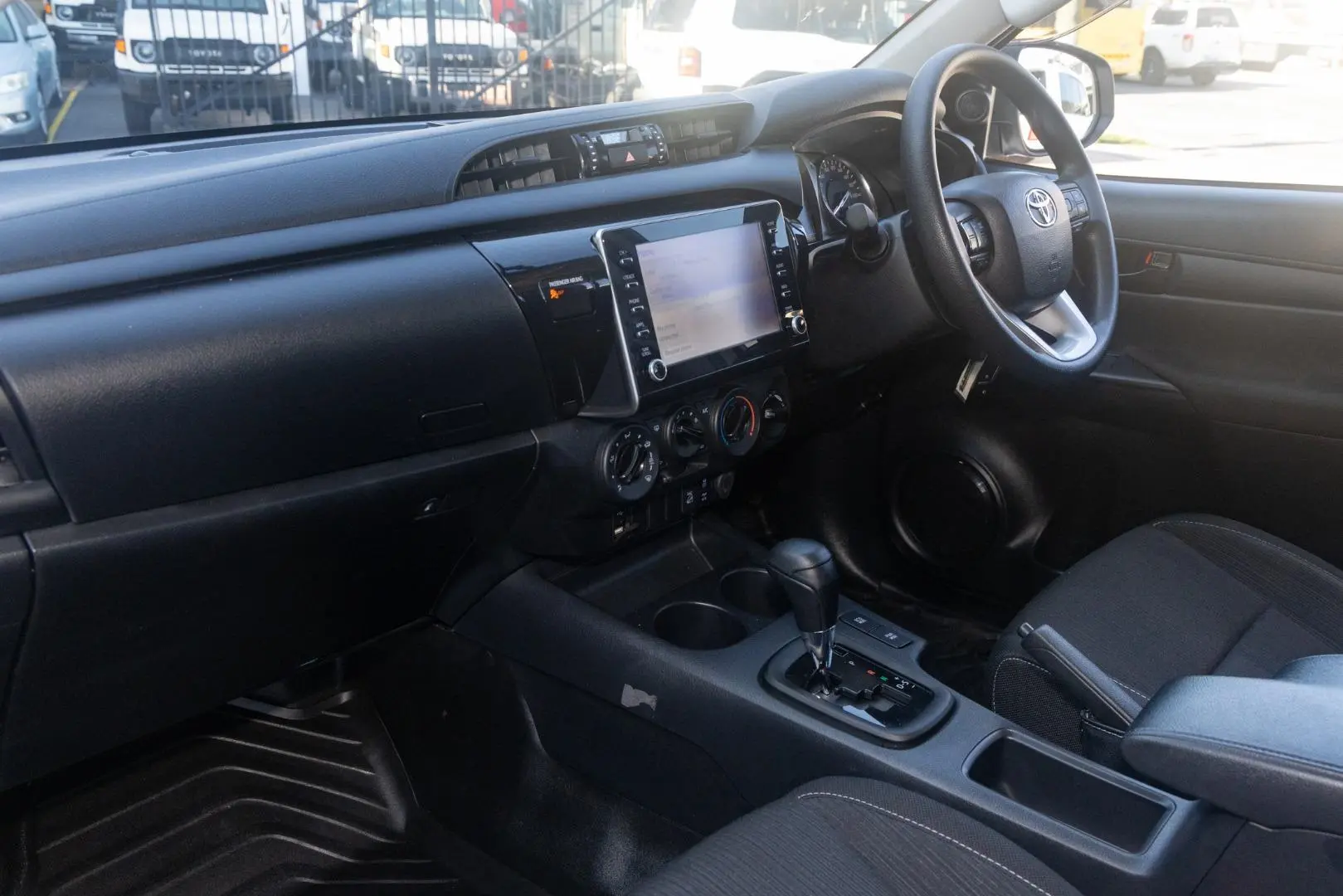 2020 Toyota Hilux Gallery Image 8