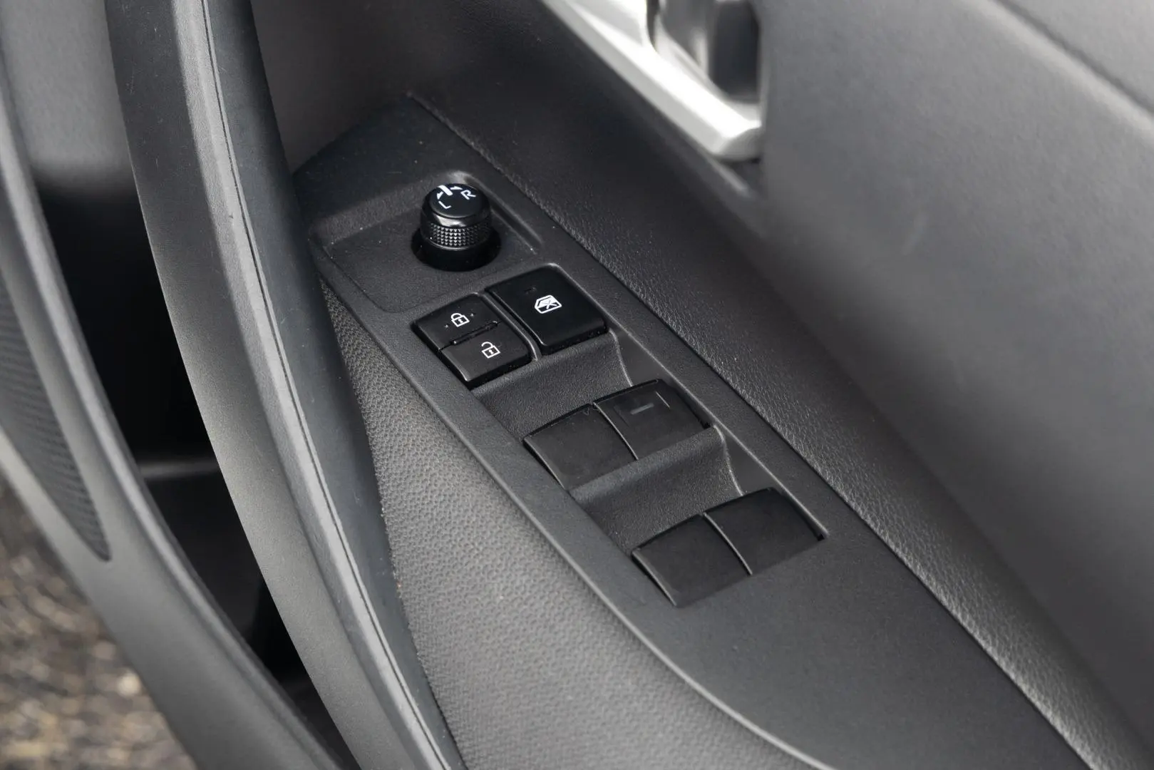2020 Toyota Corolla Gallery Image 18