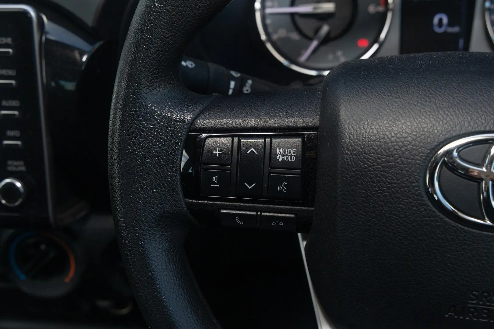2023 Toyota Hilux Gallery Image 11