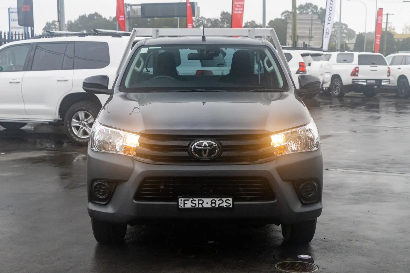 2019 Toyota Hilux Gallery Image 4
