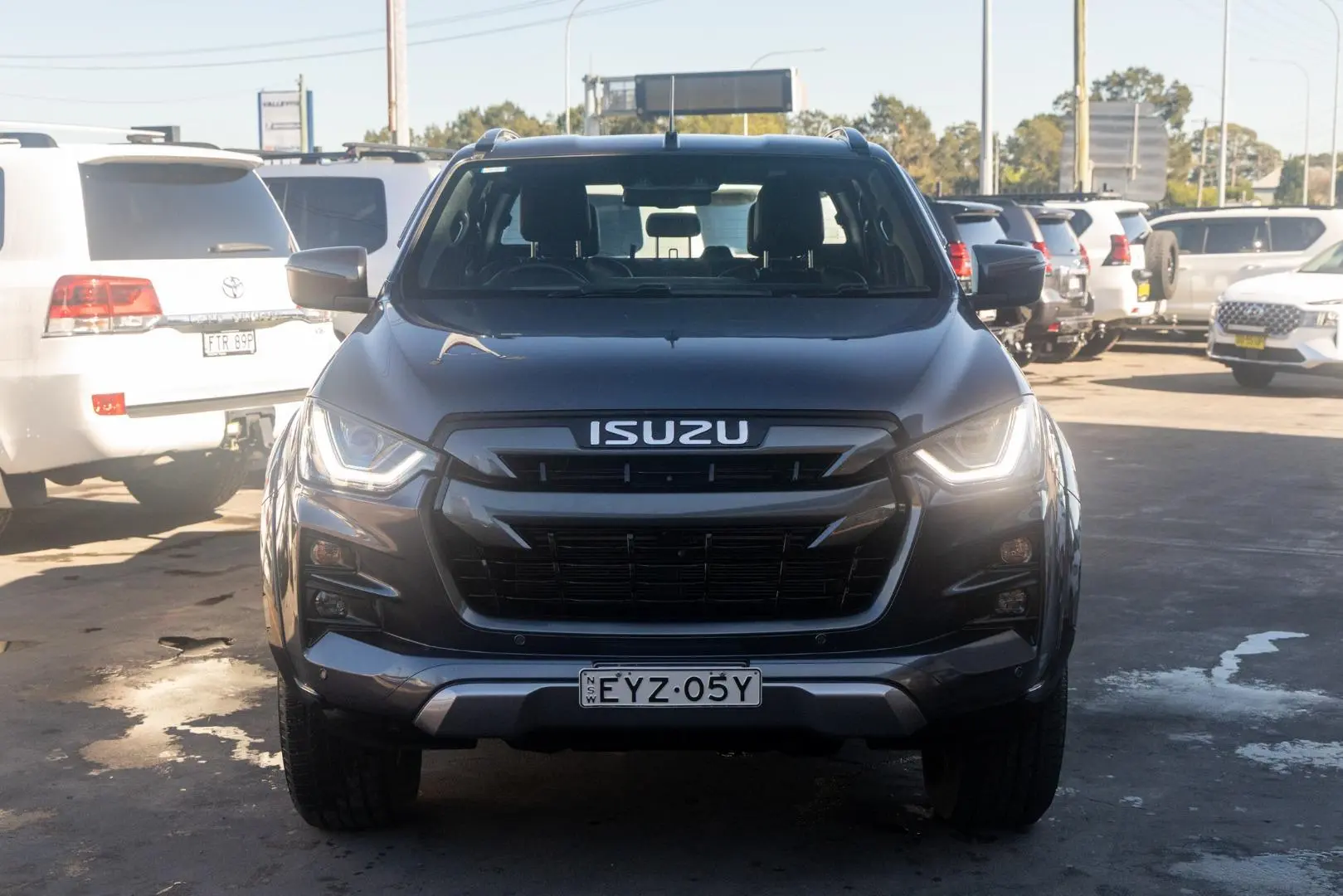 2022 Isuzu D-MAX Gallery Image 4