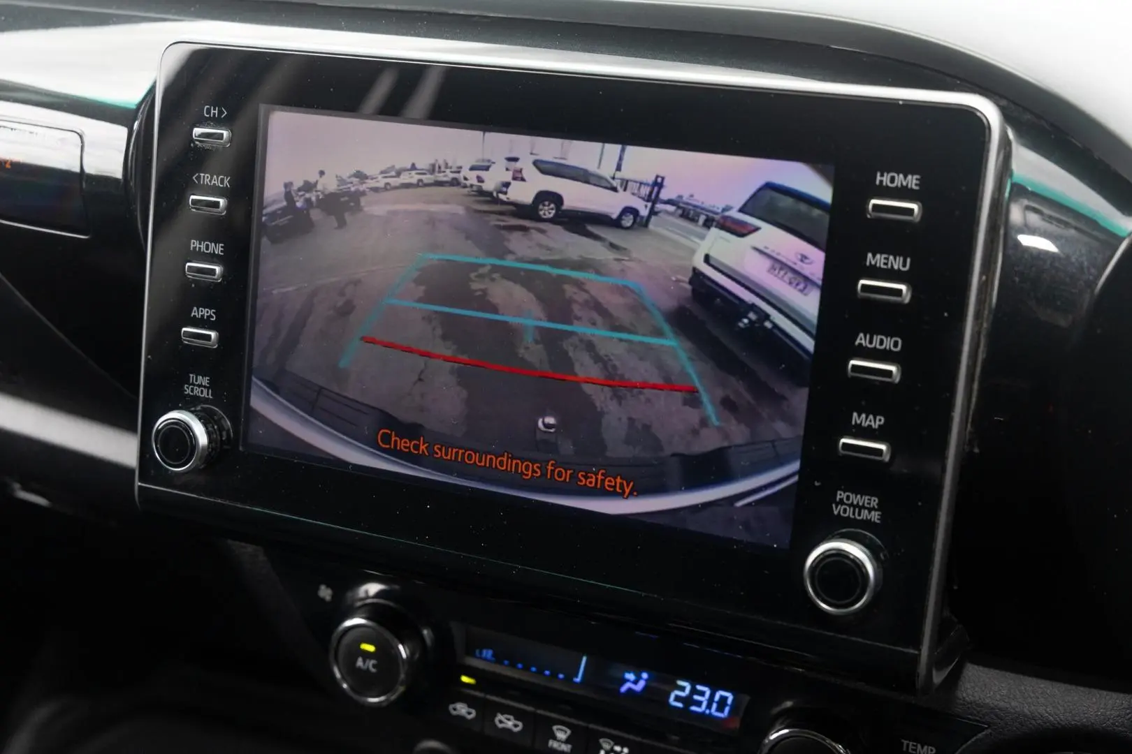 2021 Toyota Hilux Gallery Image 15