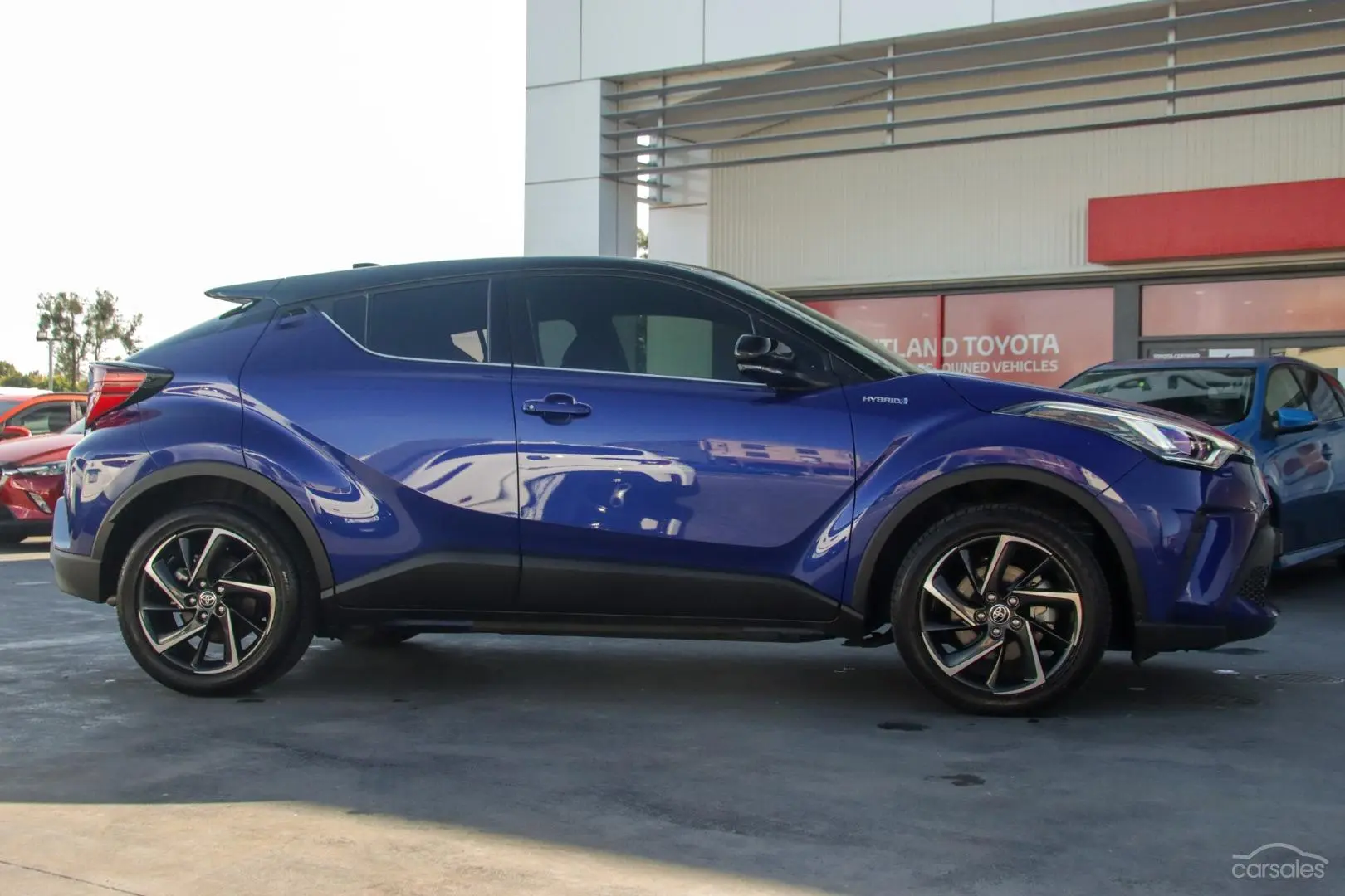 2023 Toyota C-HR Image 3