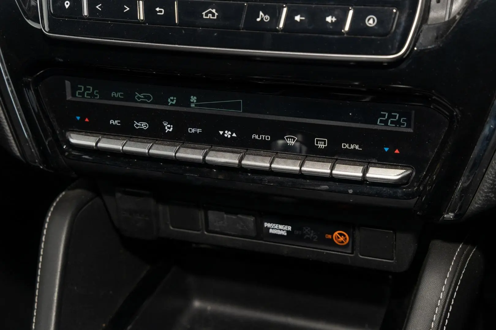 2021 Isuzu MU-X Gallery Image 16