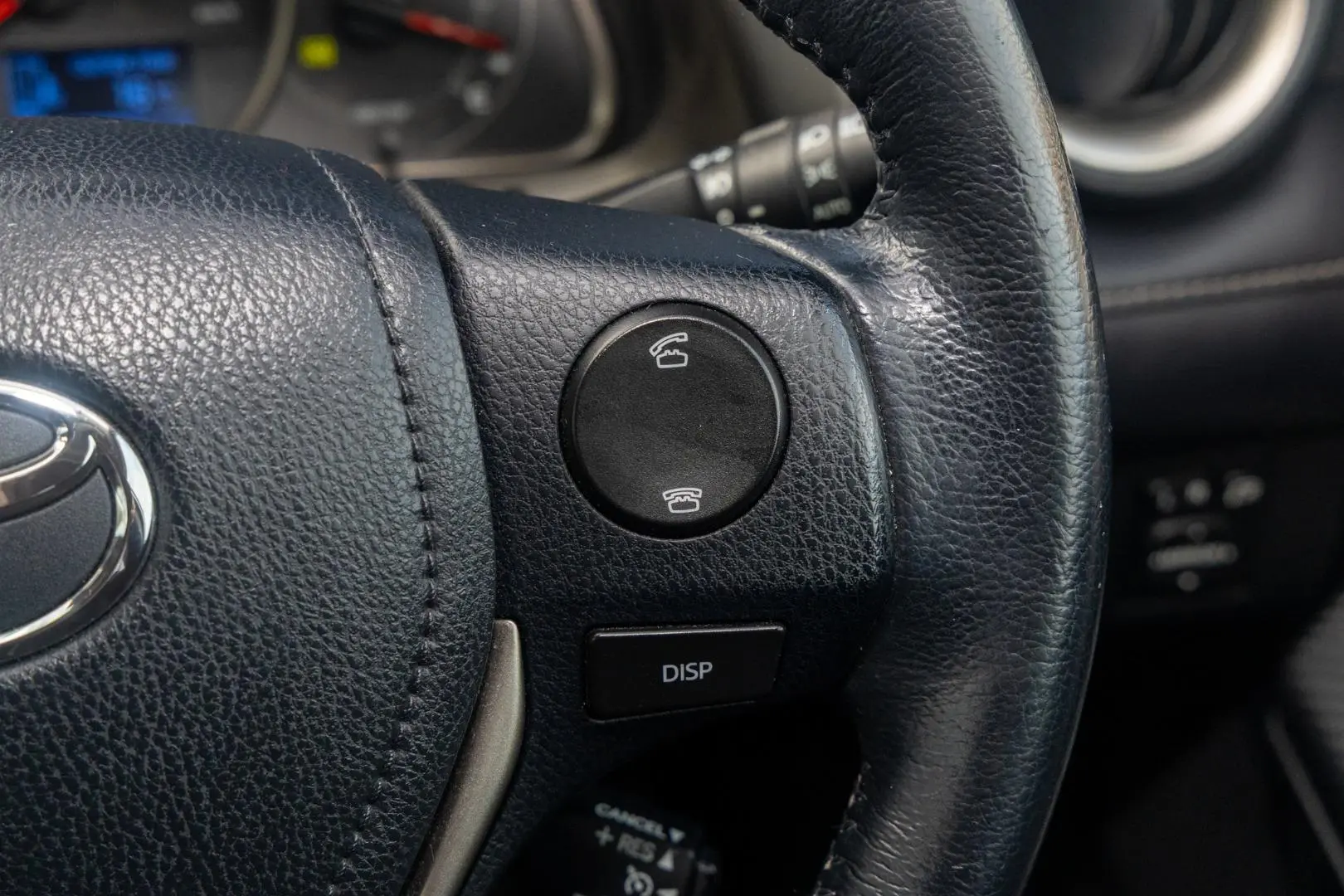2013 Toyota RAV4 Gallery Image 12