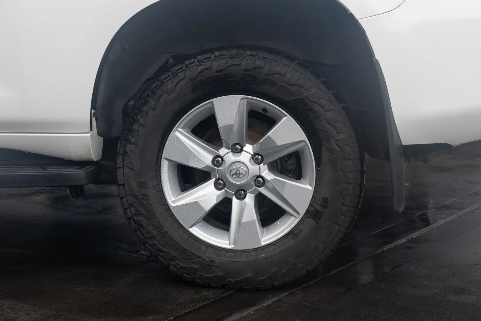 2019 Toyota Landcruiser Prado Gallery Image 21