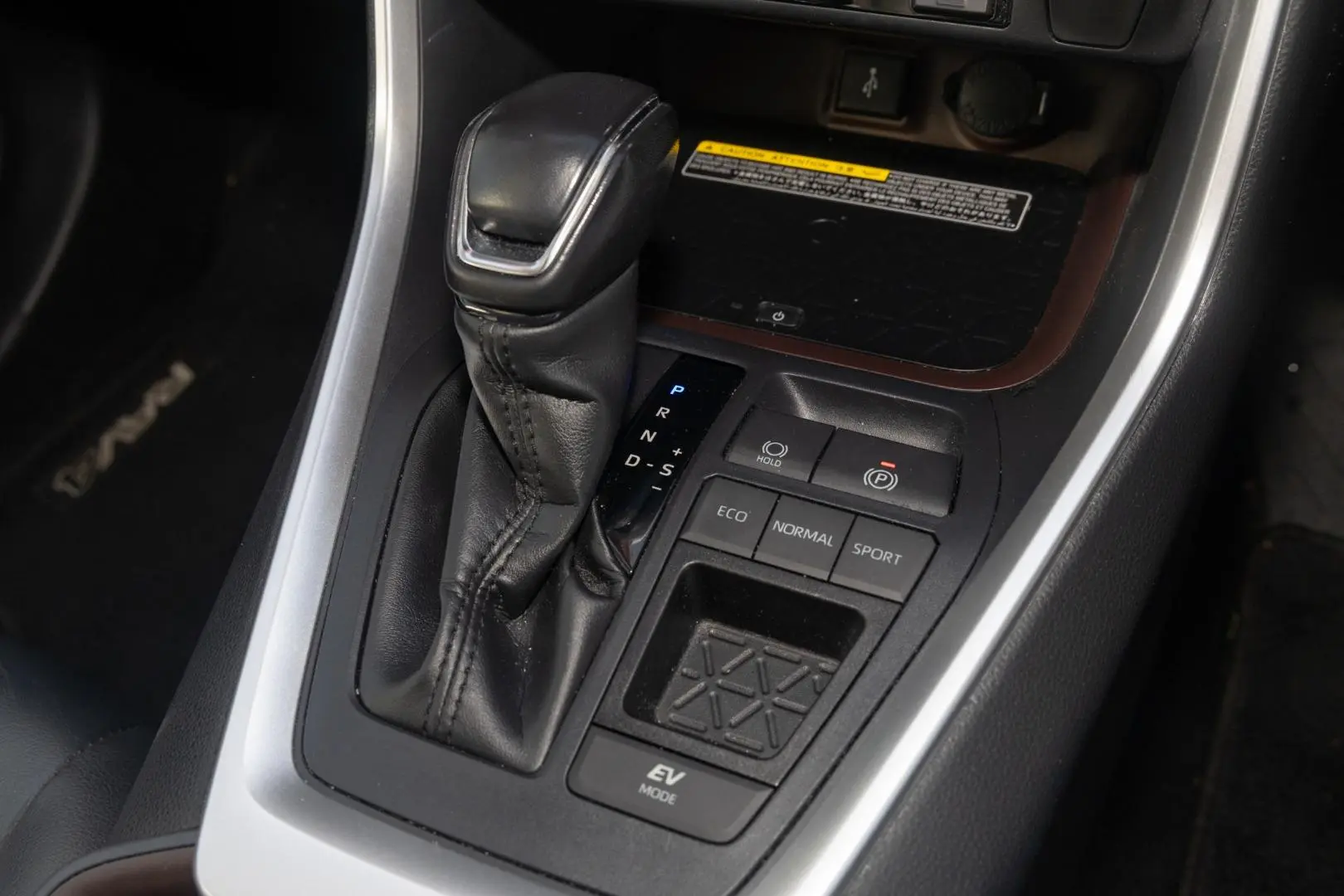 2020 Toyota RAV4 Gallery Image 17