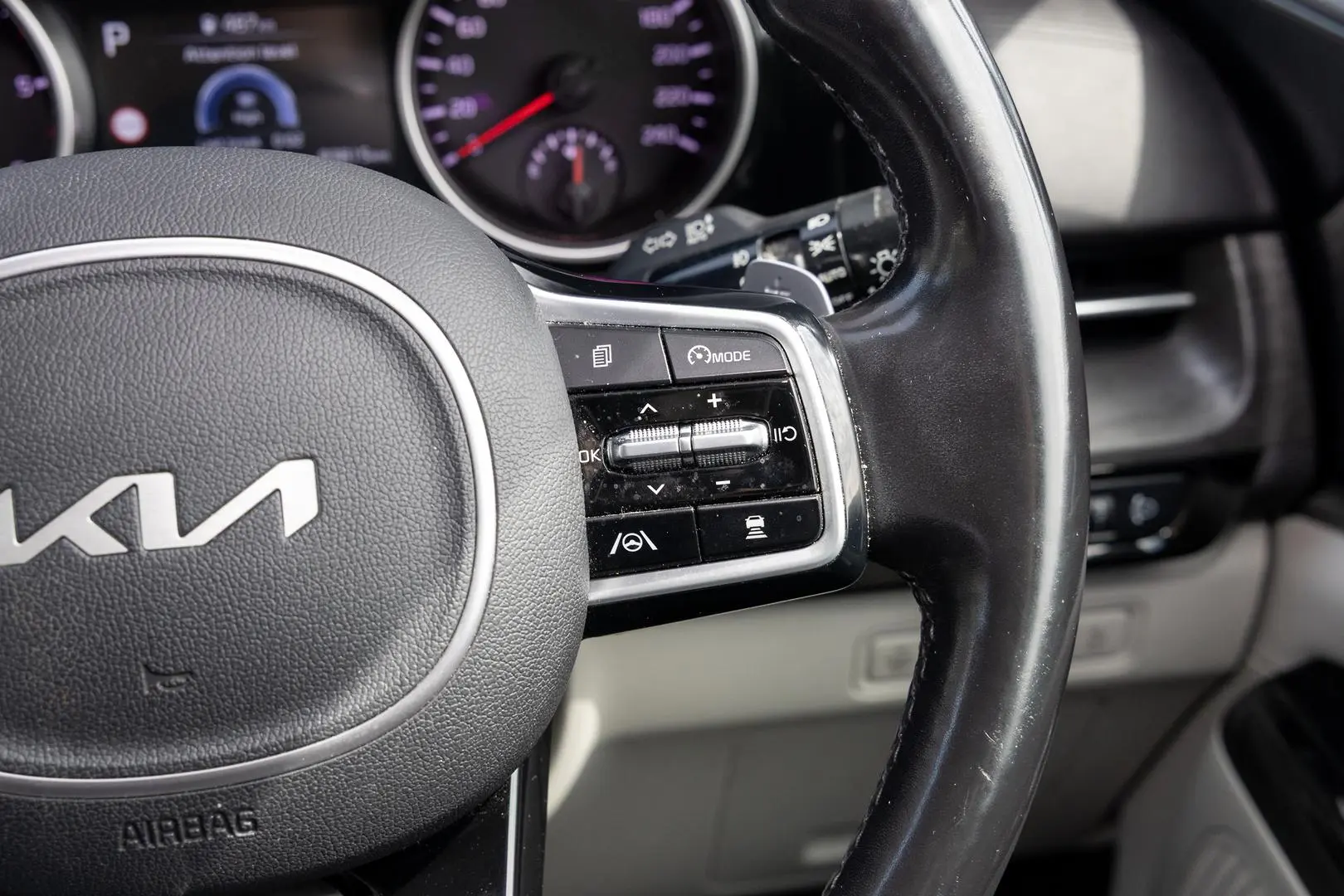 2021 Kia Carnival Gallery Image 13