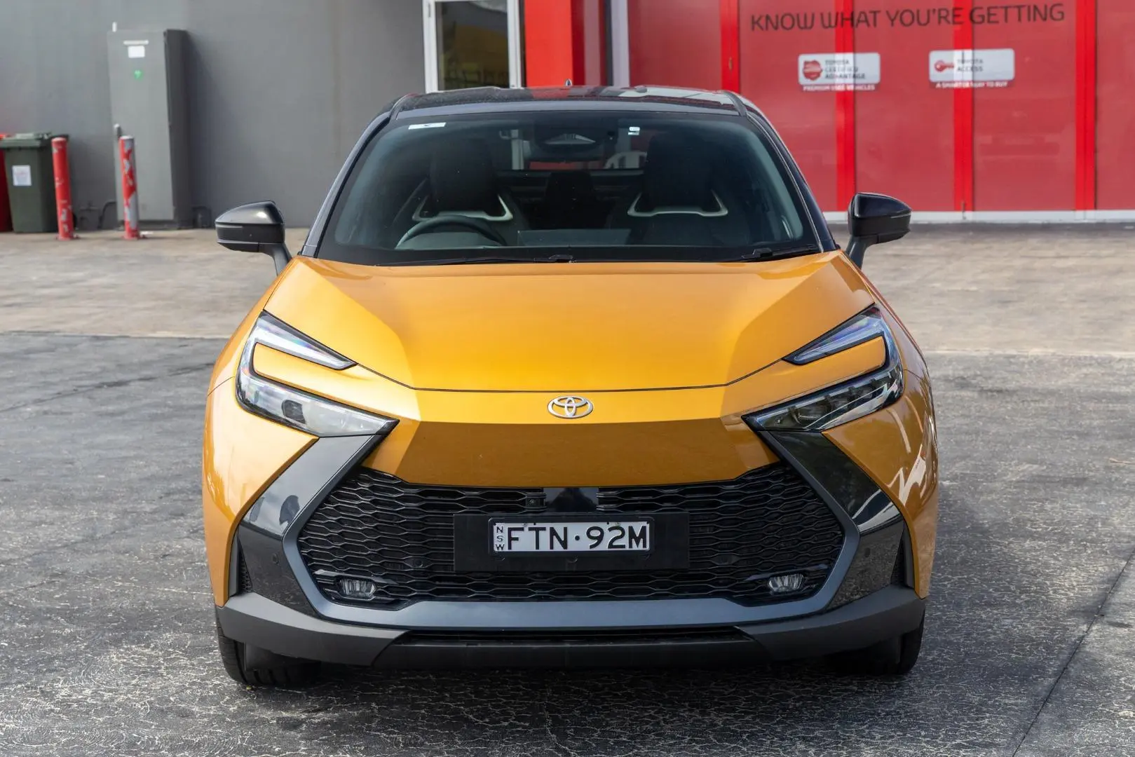 2025 Toyota C-HR Gallery Image 4