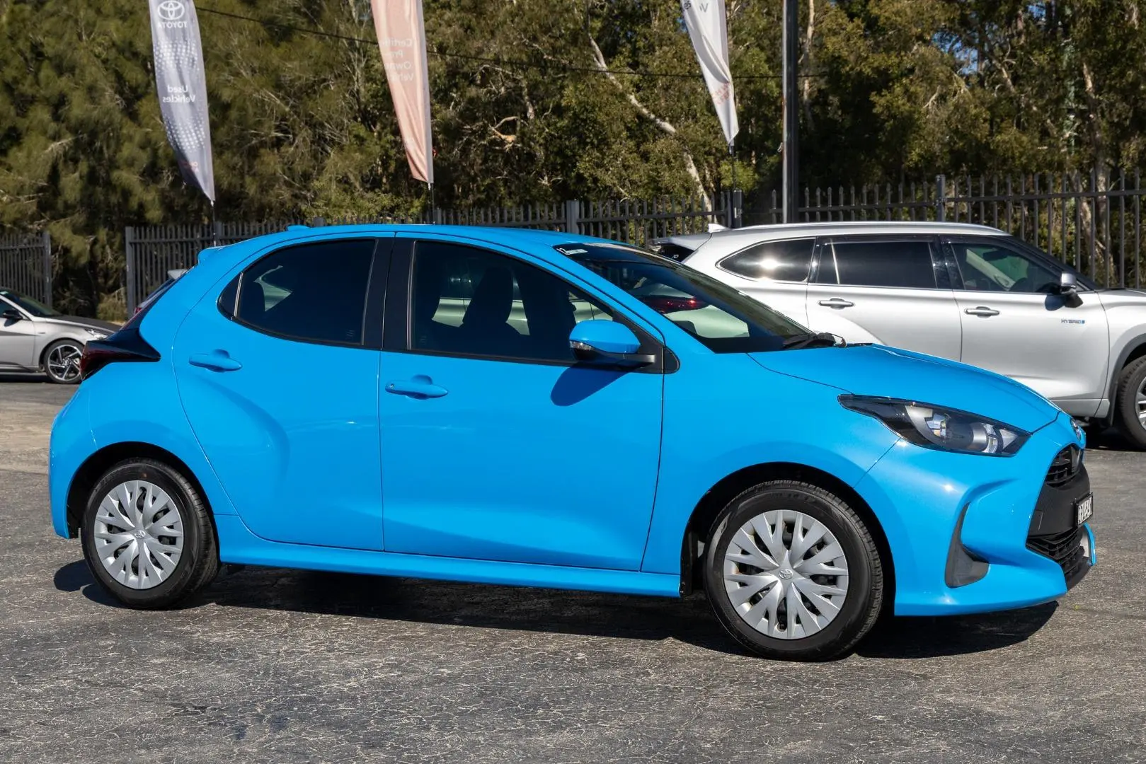 2021 Toyota Yaris Gallery Image 3