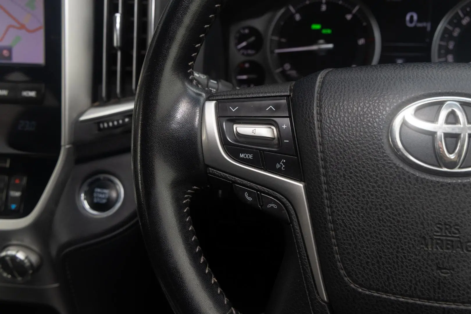 2019 Toyota Landcruiser Gallery Image 11