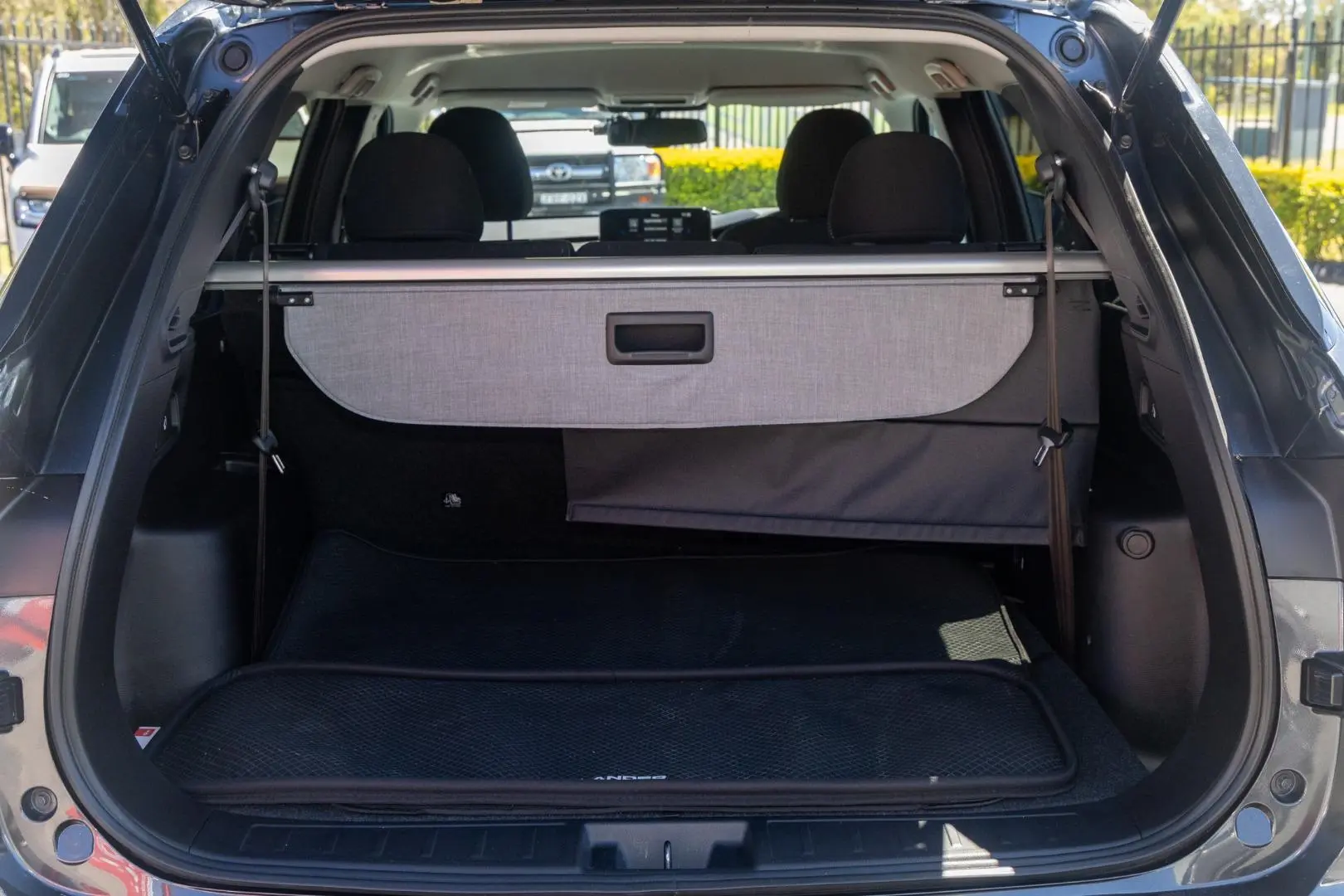 2025 Mitsubishi Outlander Gallery Image 19