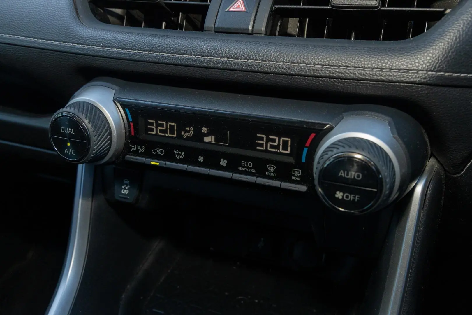 2020 Toyota RAV4 Gallery Image 15