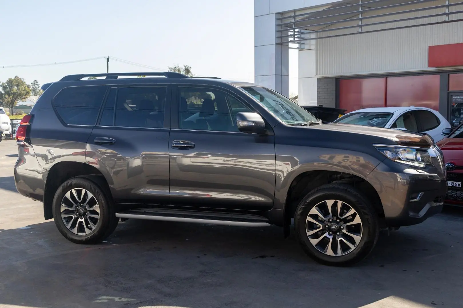 2022 Toyota Landcruiser Prado Gallery Image 3