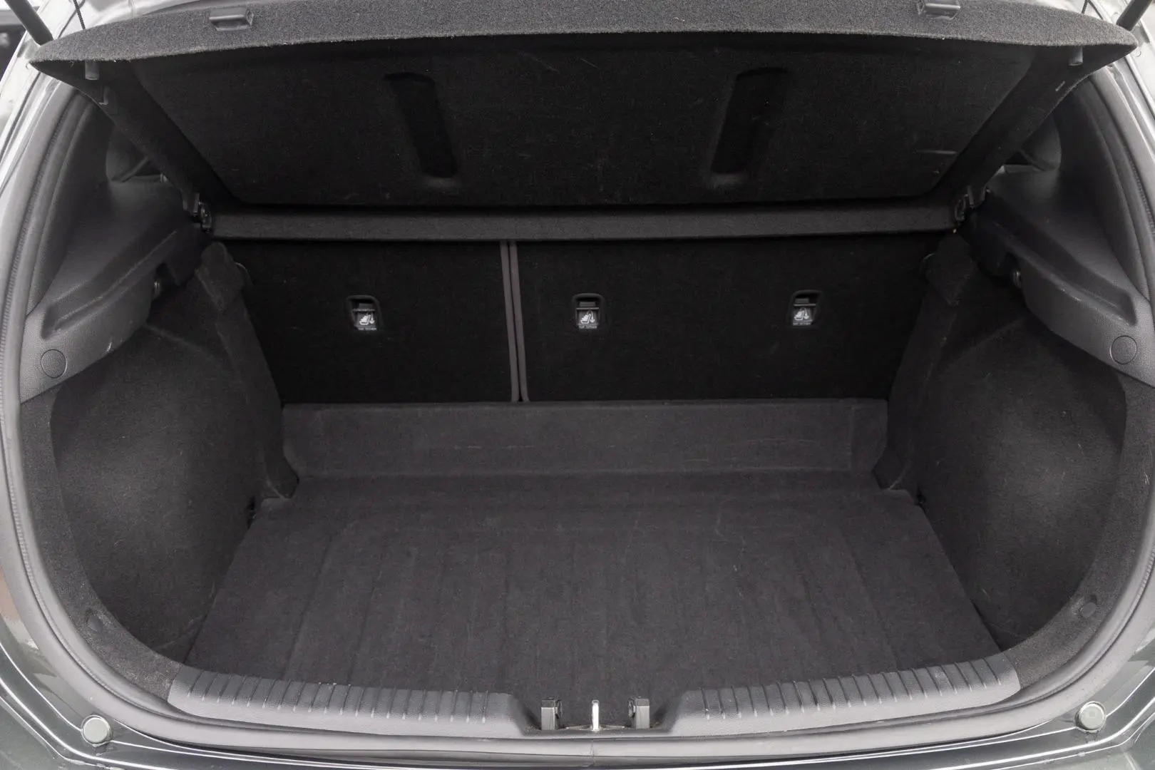 2020 Hyundai i30 Gallery Image 19