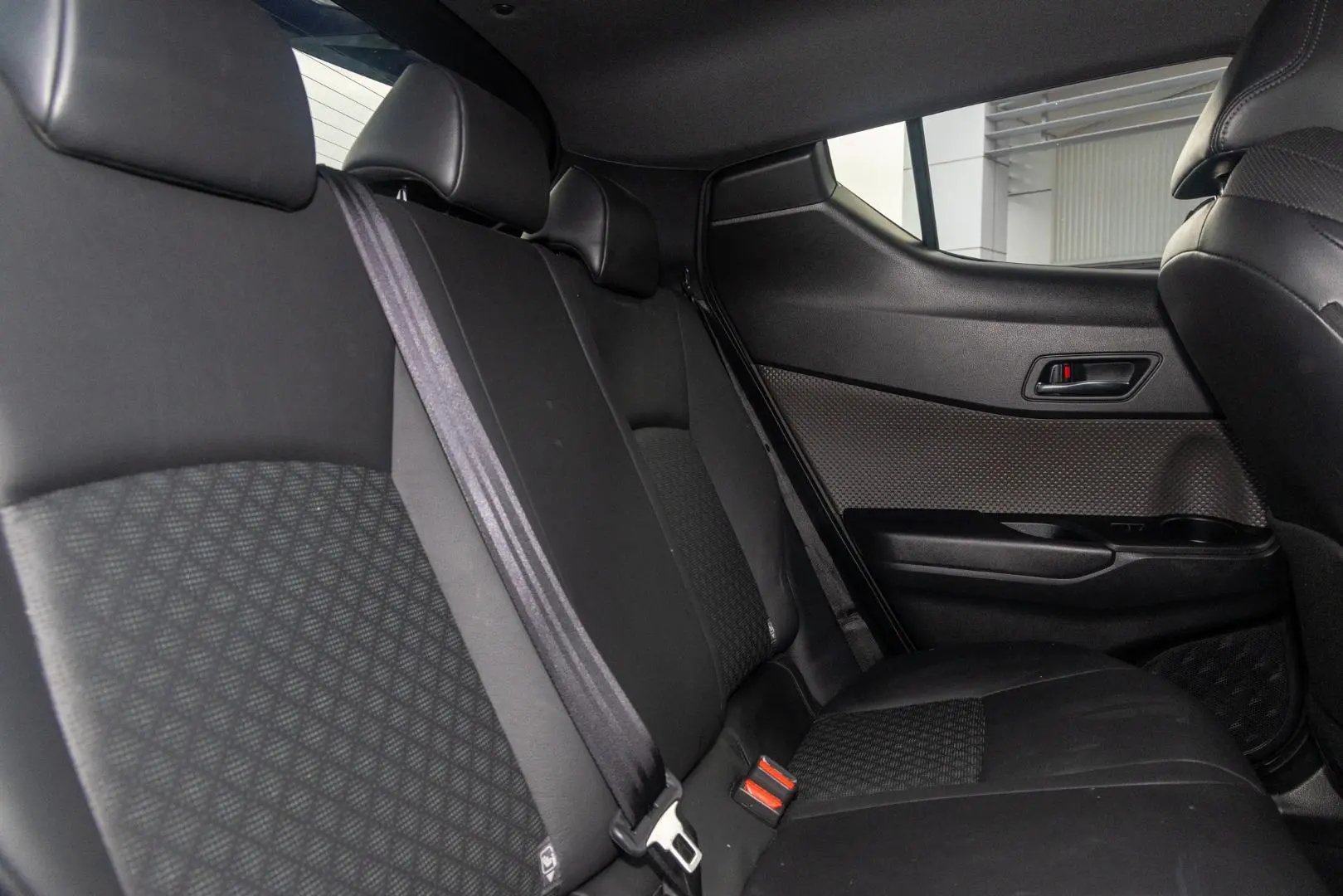2022 Toyota C-HR Gallery Image 9