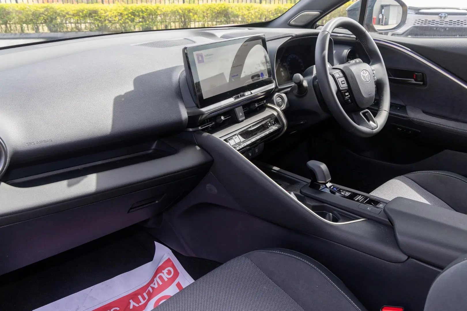 2025 Toyota C-HR Gallery Image 8