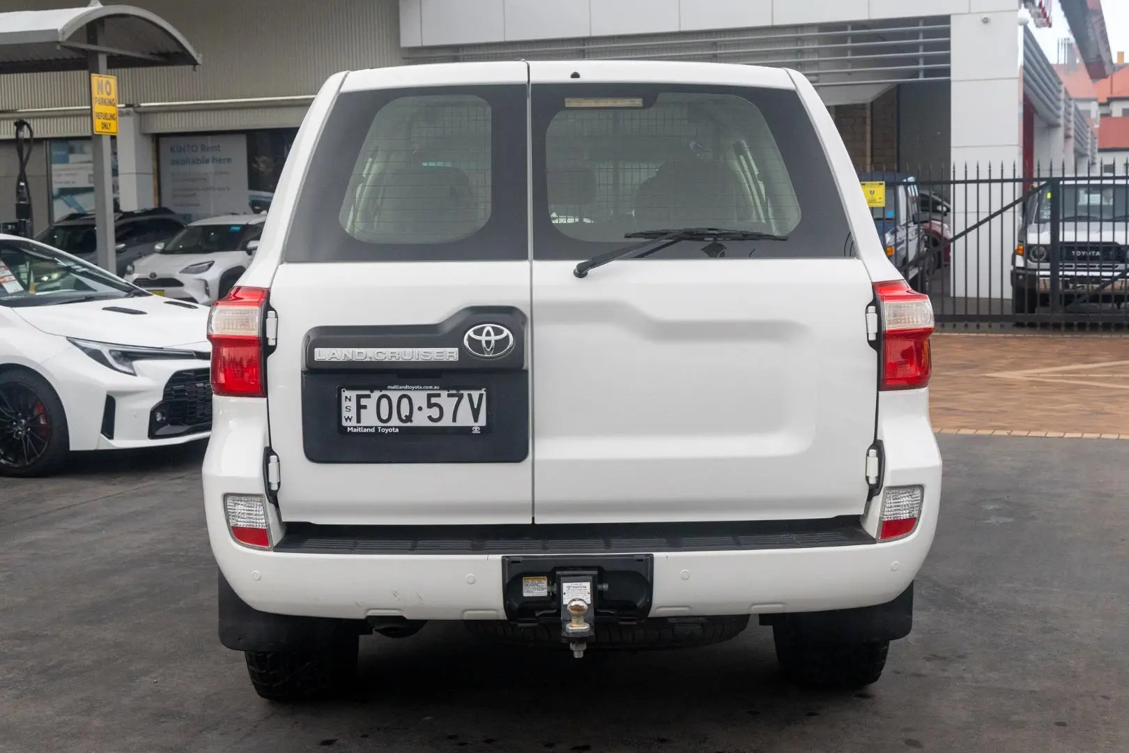 2017 Toyota Landcruiser Gallery Image 5