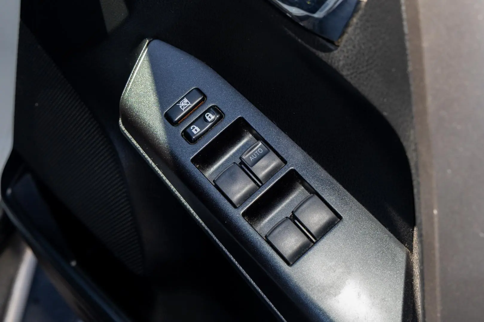2016 Toyota RAV4 Gallery Image 18