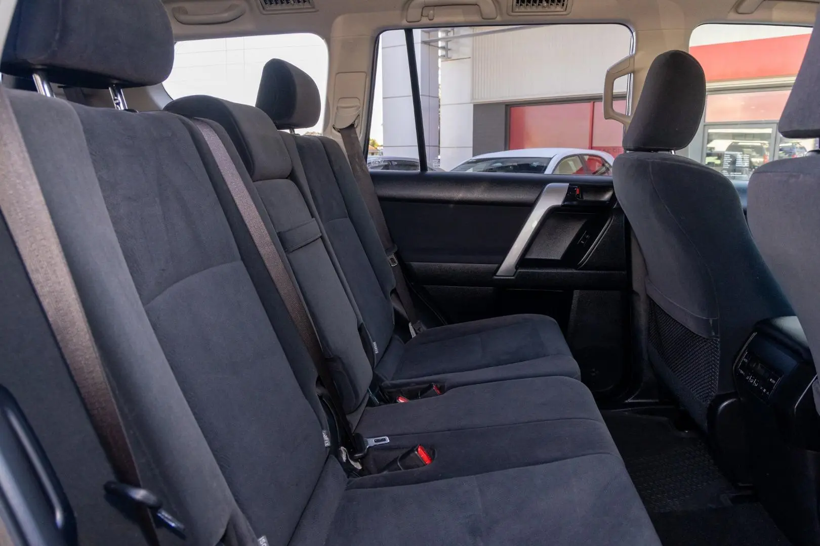 2018 Toyota Landcruiser Prado Gallery Image 9