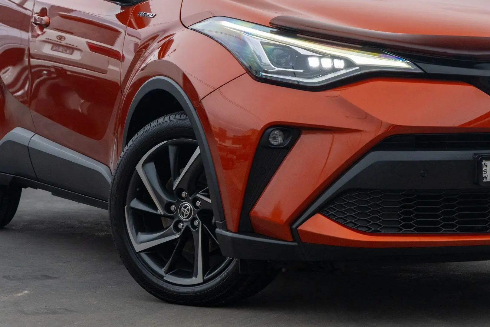 2020 Toyota C-HR Gallery Image 6