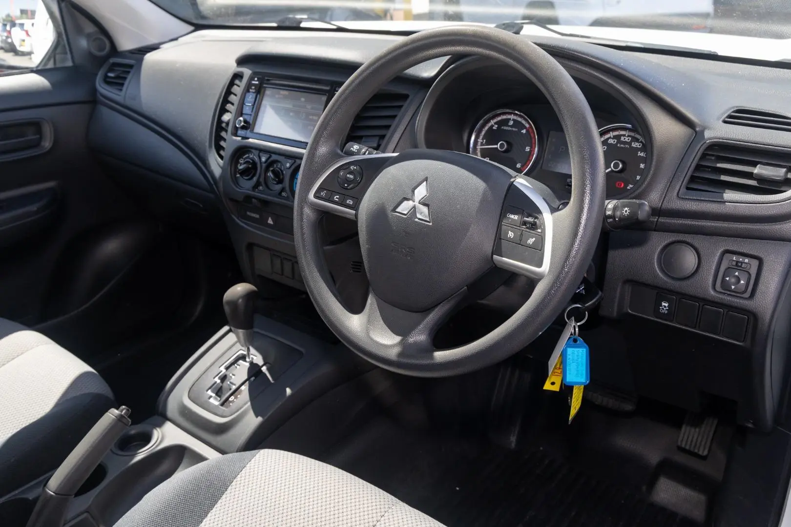 2021 Mitsubishi Triton Gallery Image 7
