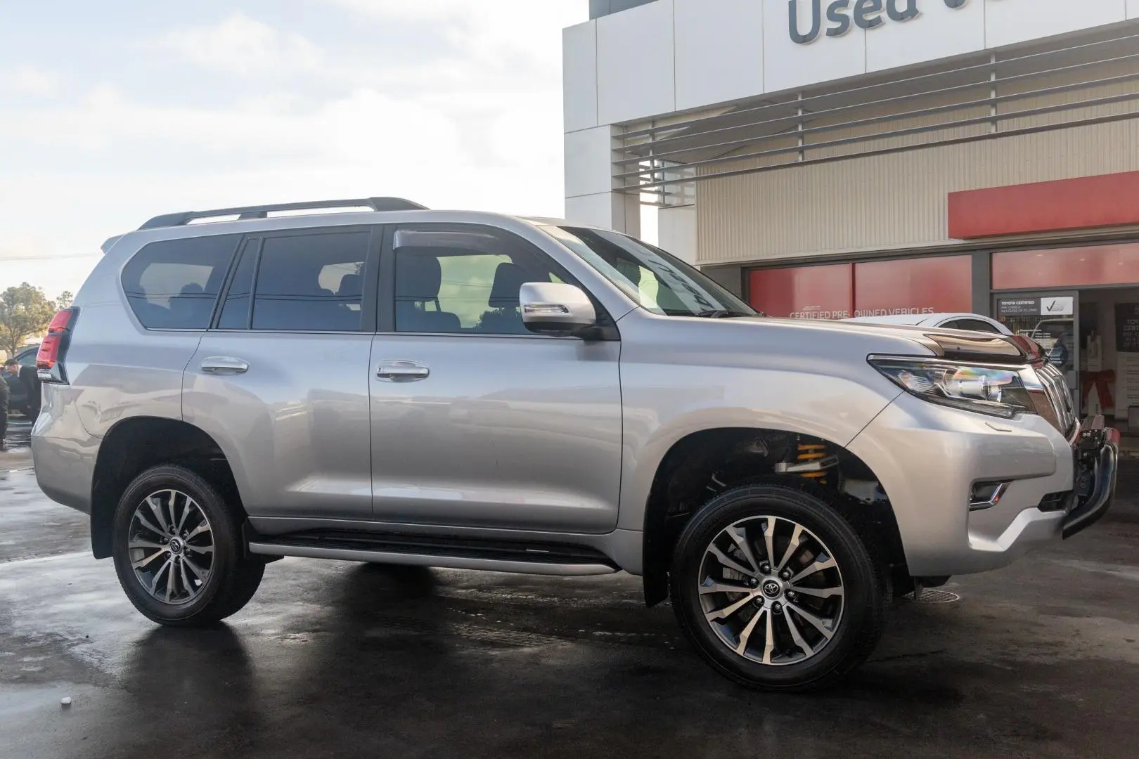 2023 Toyota Landcruiser Prado Gallery Image 3