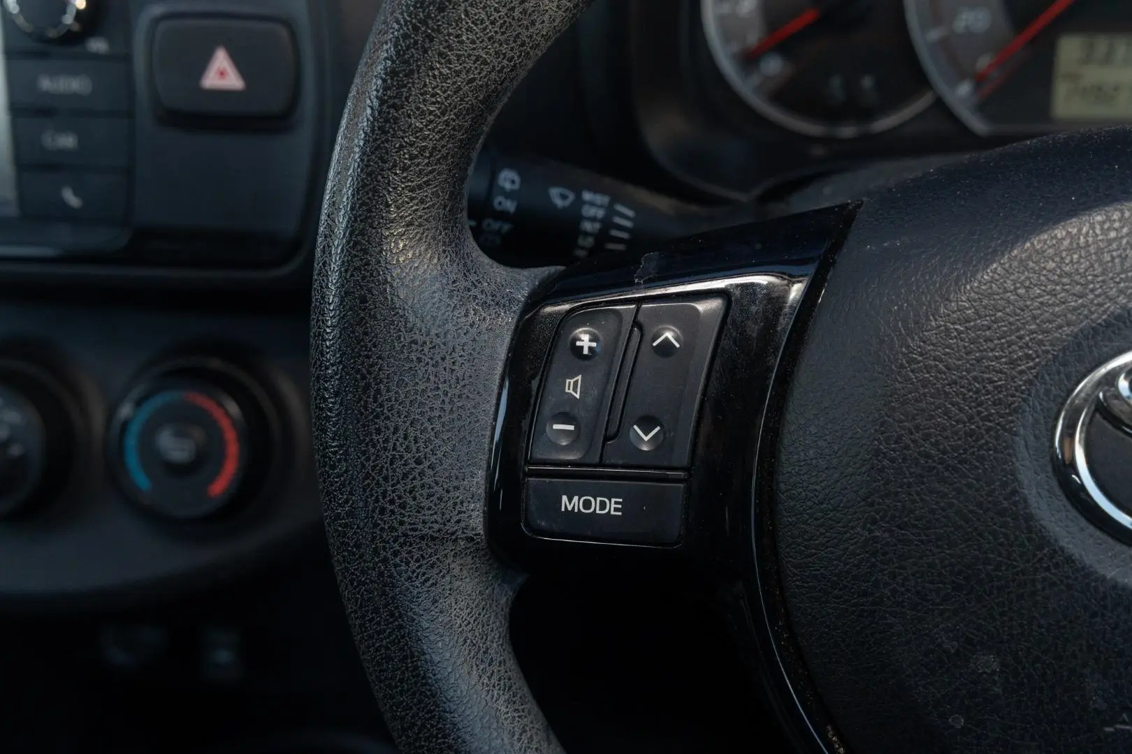 2017 Toyota Yaris Gallery Image 11