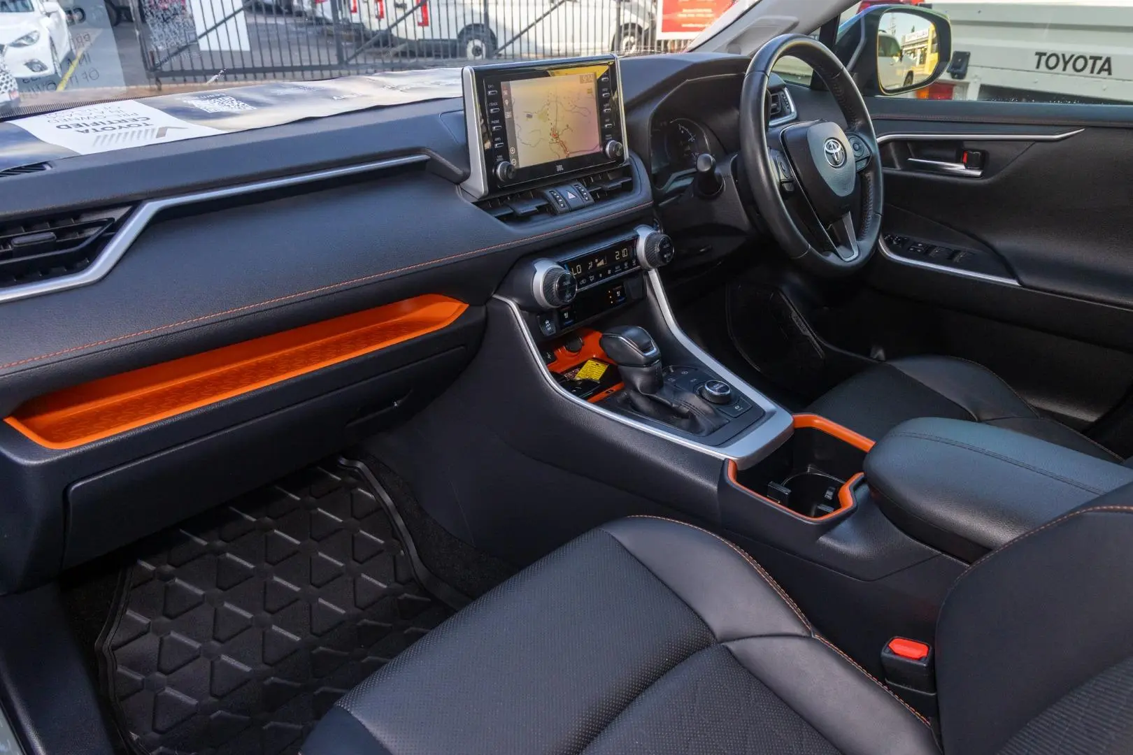 2022 Toyota RAV4 Gallery Image 8