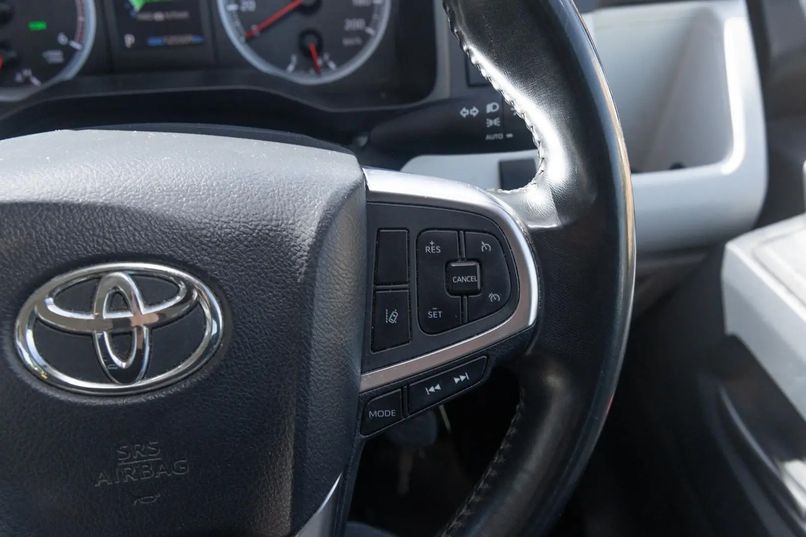 2019 Toyota Hiace Gallery Image 12