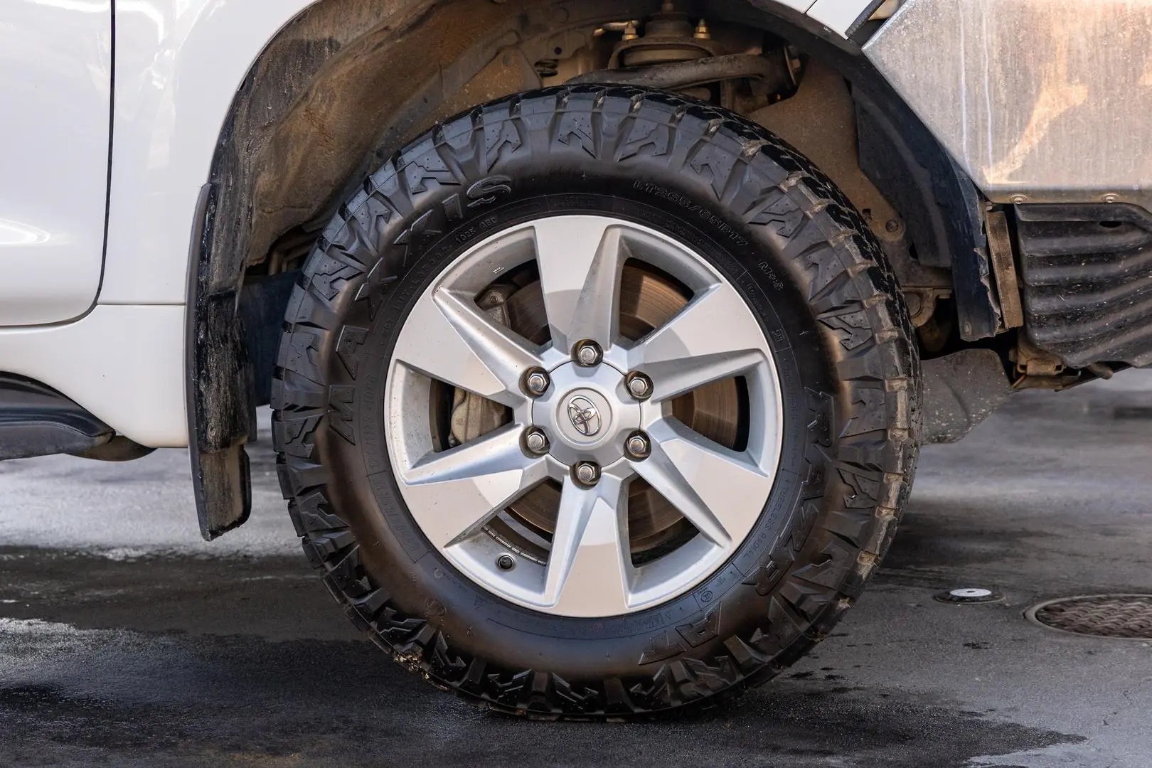 2023 Toyota Landcruiser Prado Gallery Image 22