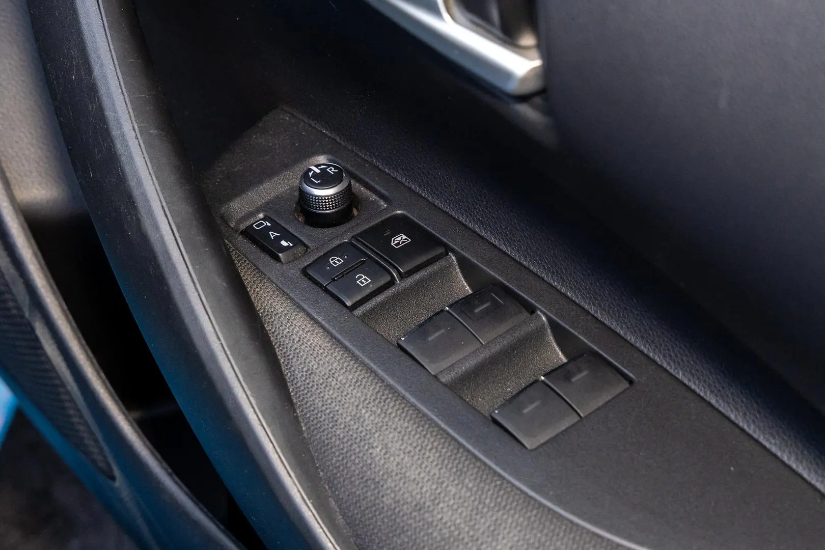 2020 Toyota Corolla Gallery Image 18