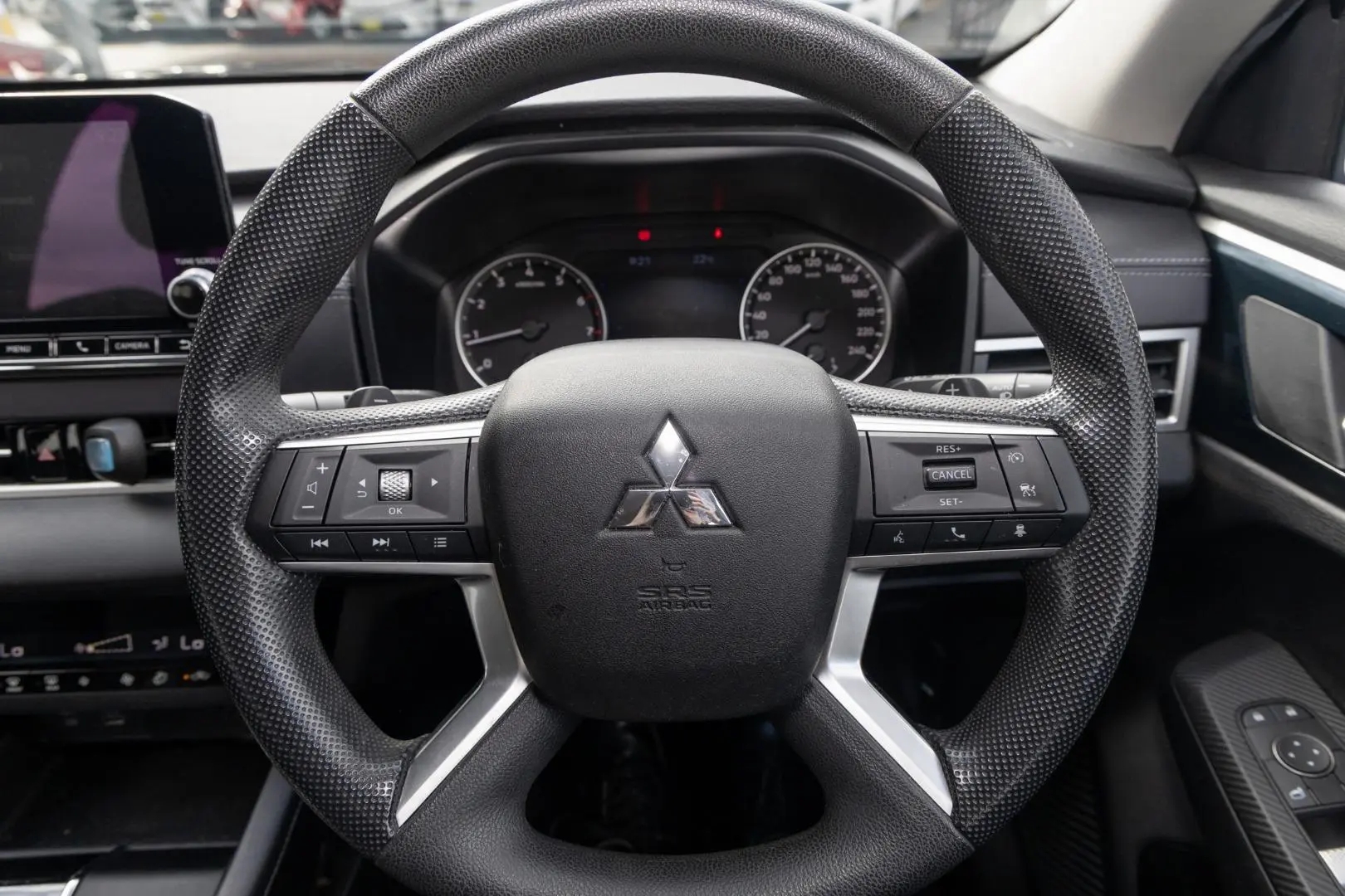 2023 Mitsubishi Outlander Gallery Image 10