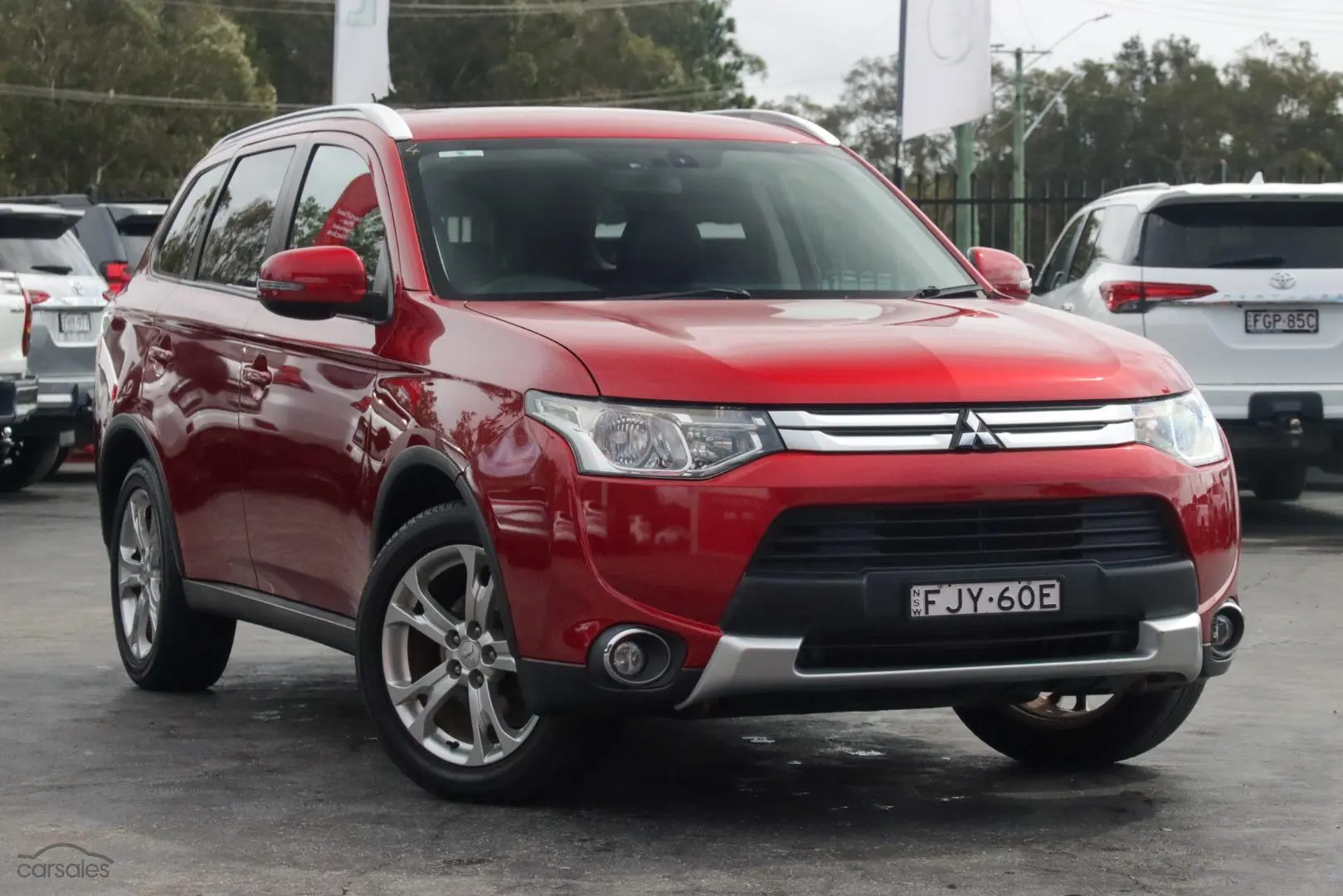 2014 Mitsubishi Outlander Image 1