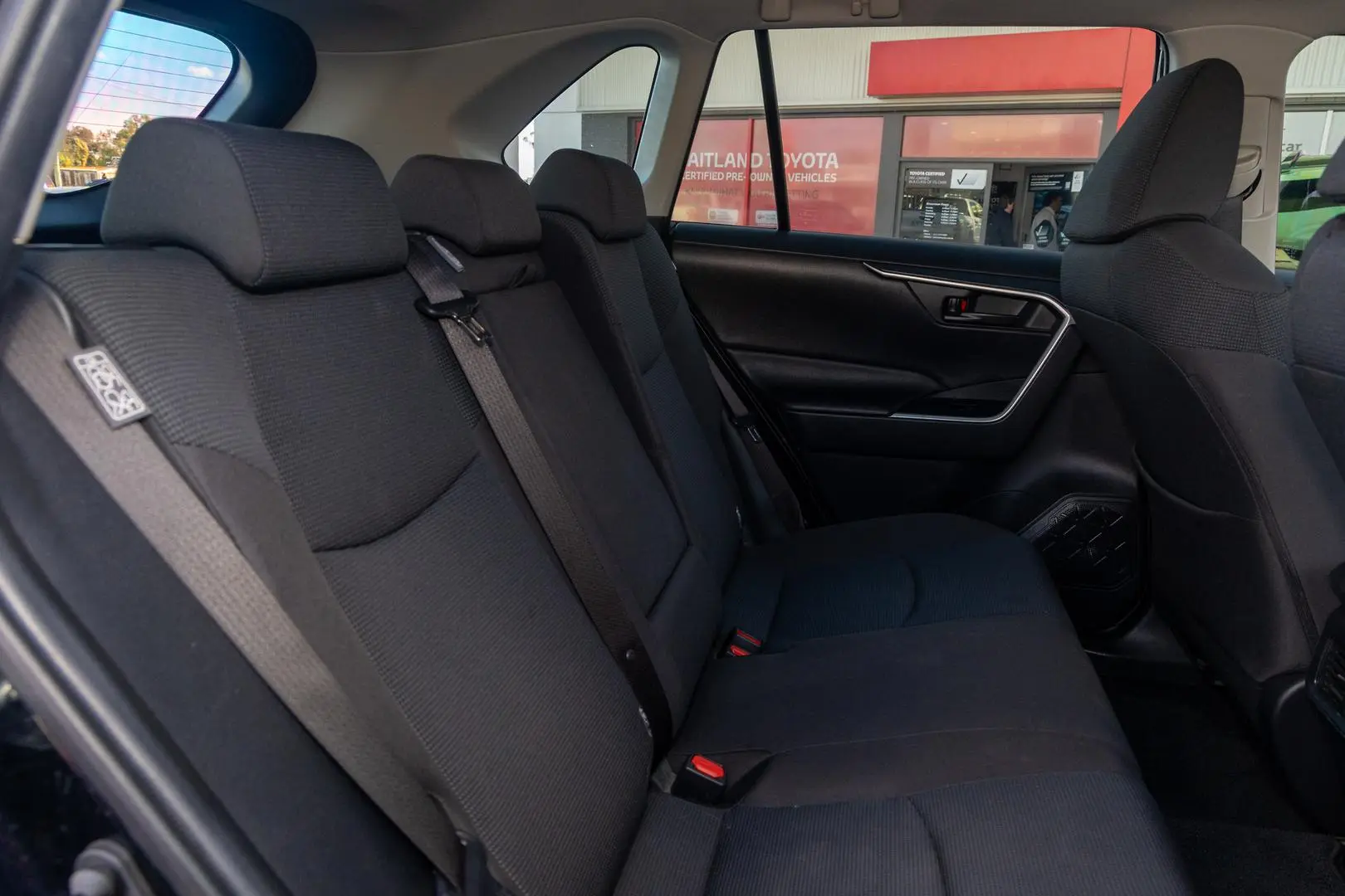 2022 Toyota RAV4 Gallery Image 9