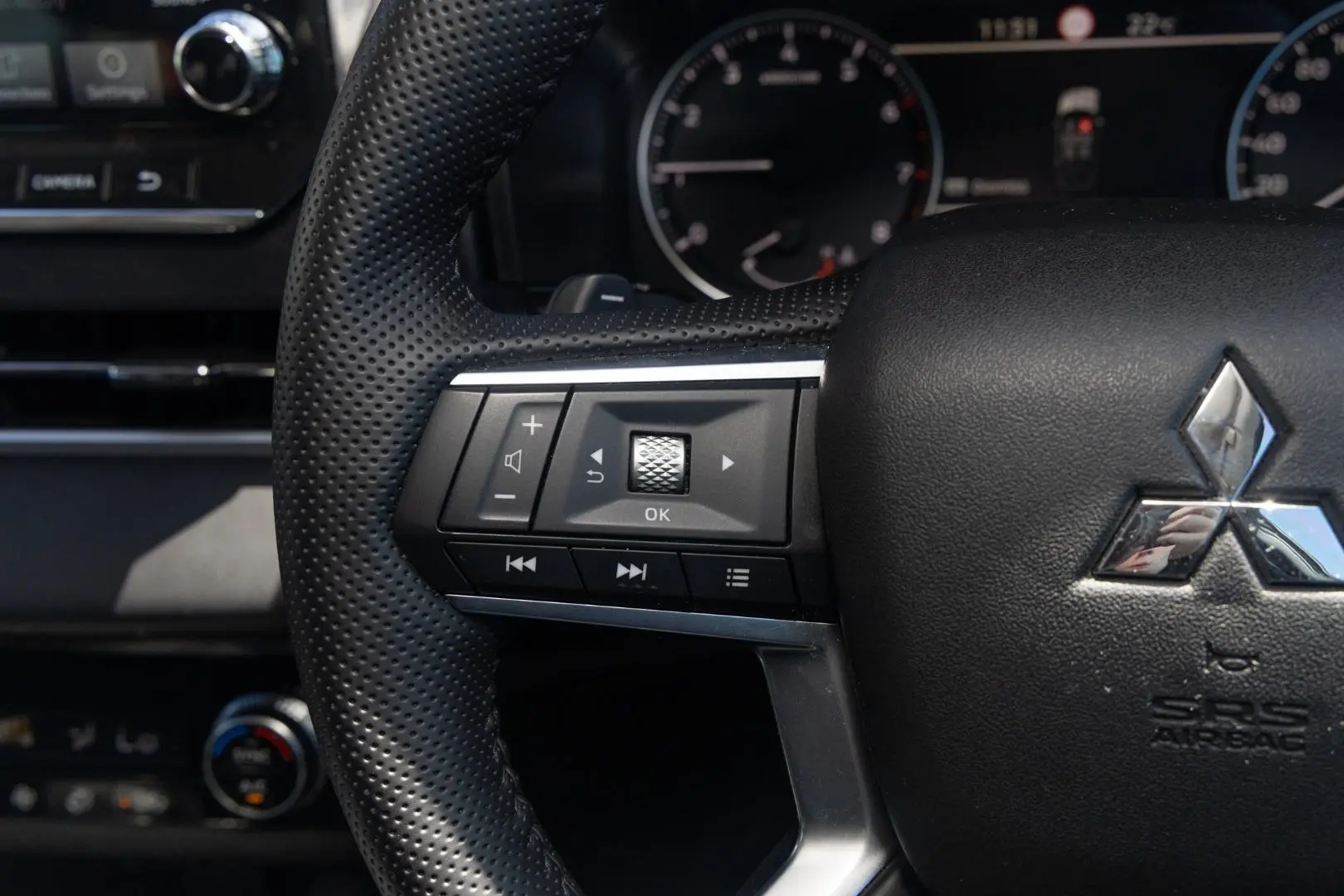 2025 Mitsubishi Outlander Gallery Image 11