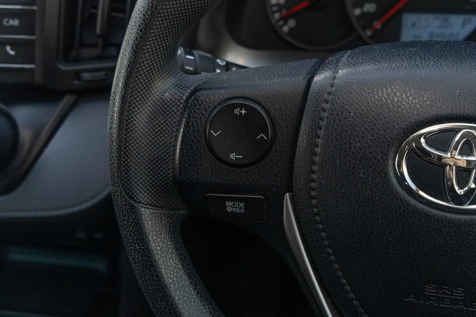 2016 Toyota RAV4 Gallery Image 11